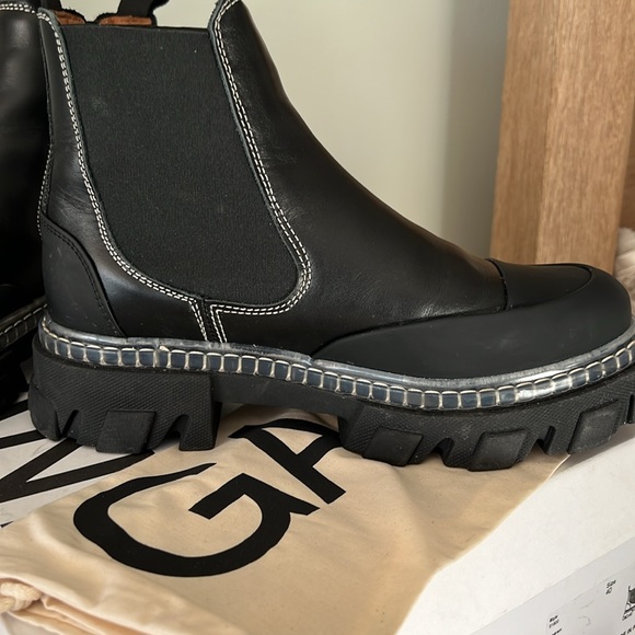 Ganni black cleated low Chelsea boot size 40 - Picture 7 of 12